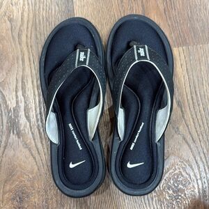 Nike comfort footbed flip flops
